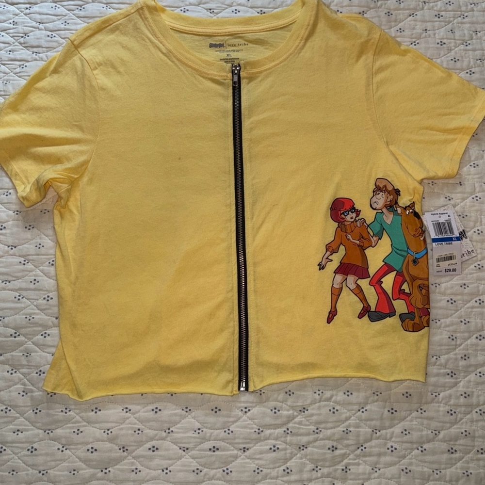 Scooby Doo - Cropped Tee - Women’s Size XL - Yellow Full Zip Cartoon Graphic Tee